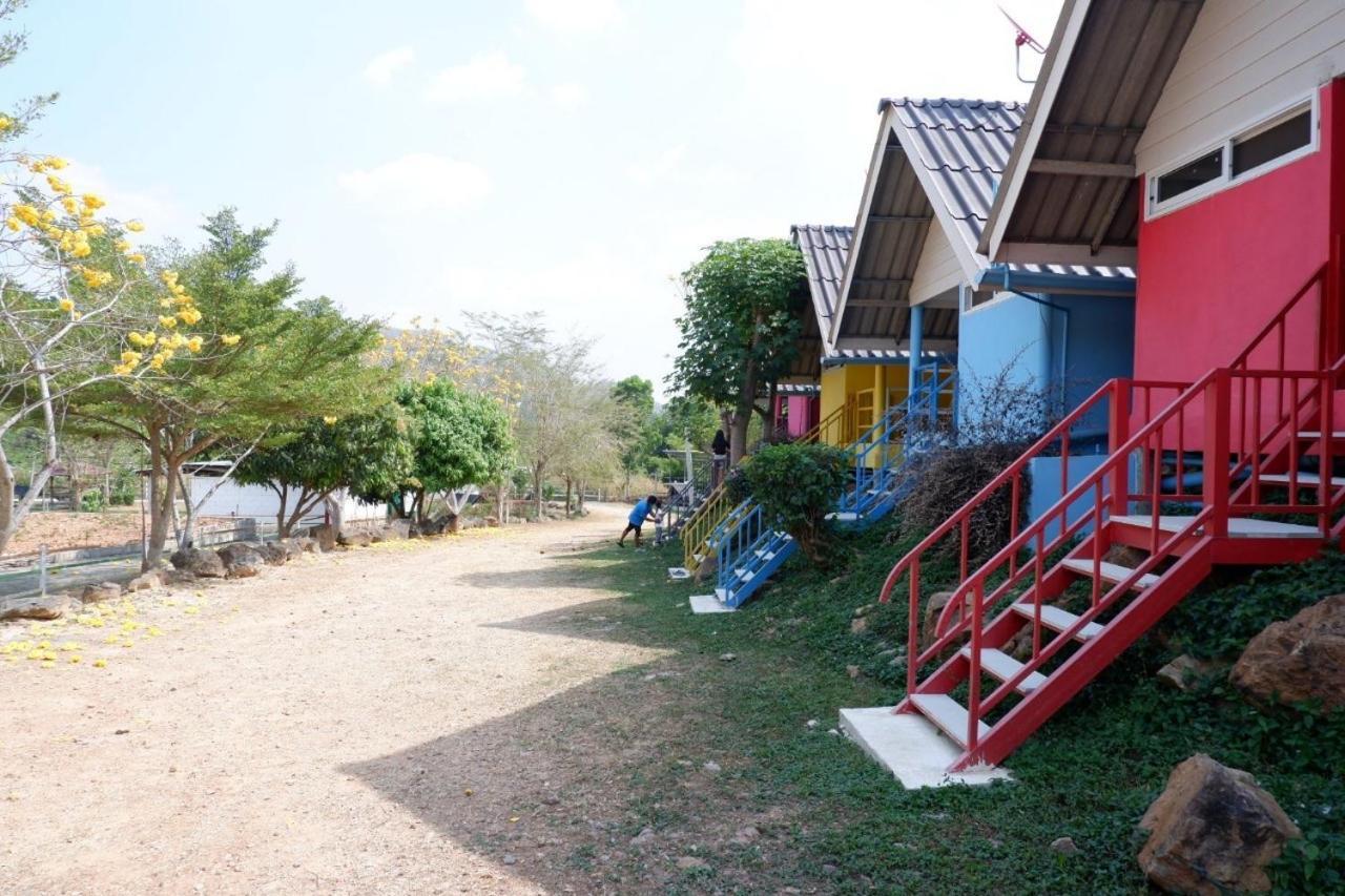 Baan Rai Pray Rung Kaeng Krachan Ban Tha Ling Lom Екстериор снимка